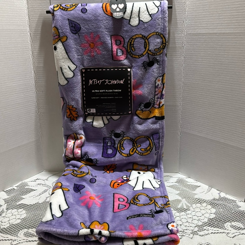 Betsey Johnson Ultra Soft Plush Throw Blanket Halloween Cowboy Boots Ghost Boo
